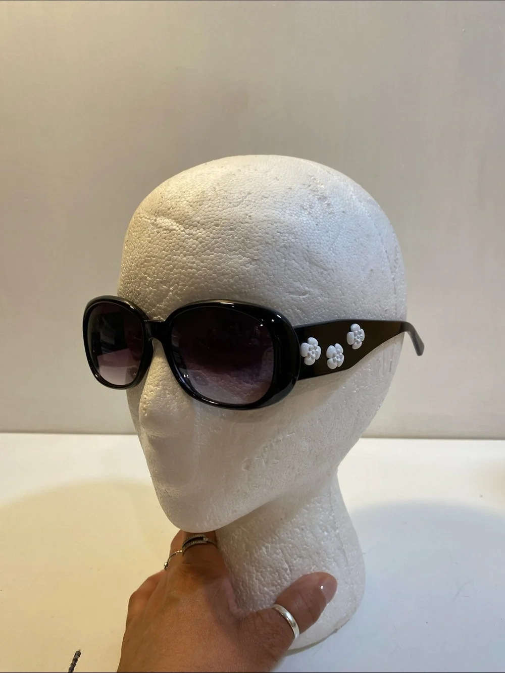 Women's Black Floral Accent Sunglasses